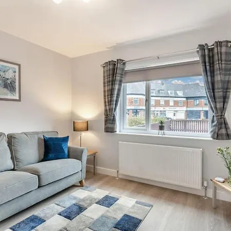 Madeline's View -a Smart And Modern 1 Bed With The Bonus Of A Parking Space On Large Private Driveway Area Nyaraló