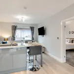 Madeline's View -a Smart And Modern 1 Bed With The Bonus Of A Parking Space On Large Private Driveway Area Holiday home