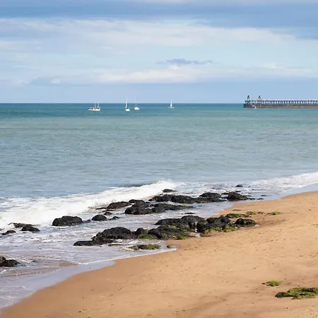 Madeline's View -a Smart And Modern 1 Bed With The Bonus Of A Large Driveway Parking Area * Whitby