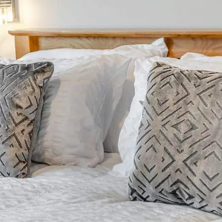 Semesterbostad Madeline's View -a Smart And Modern 1 Bed With The Bonus Of A Large Driveway Parking Area Whitby