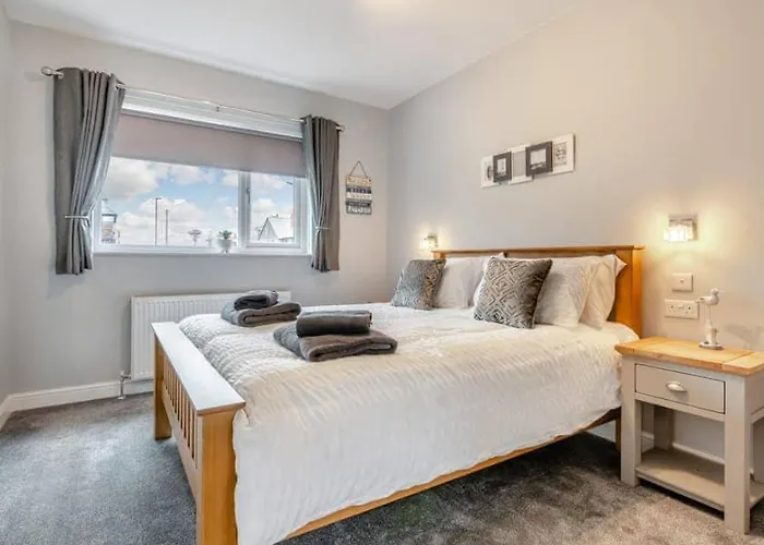 Madeline's View -a Smart And Modern 1 Bed With The Bonus Of A Large Driveway Parking Area Semesterbostad