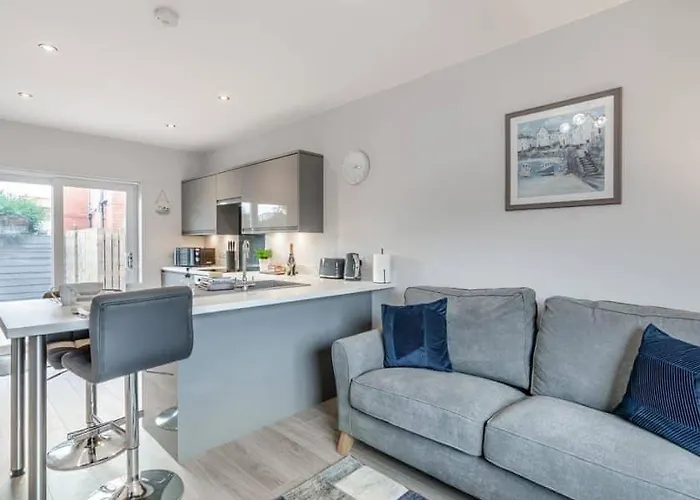 Madeline's View -a Smart And Modern 1 Bed With The Bonus Of A Large Driveway Parking Area * Whitby