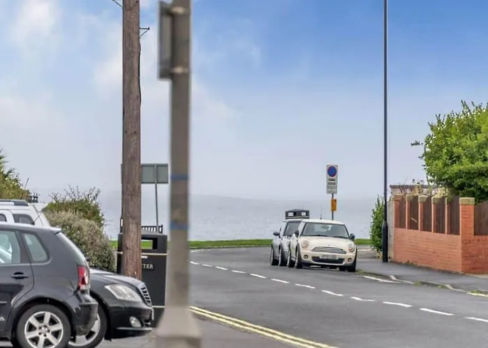 Holiday home Madeline's View -a Smart And Modern 1 Bed With The Bonus Of A Large Driveway Parking Area *